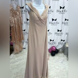 Tan Sleeveless Sweetheart Gown for Wedding